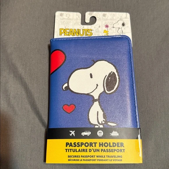 Peanuts Snoopy Passport Cover - Picture 7 of 12